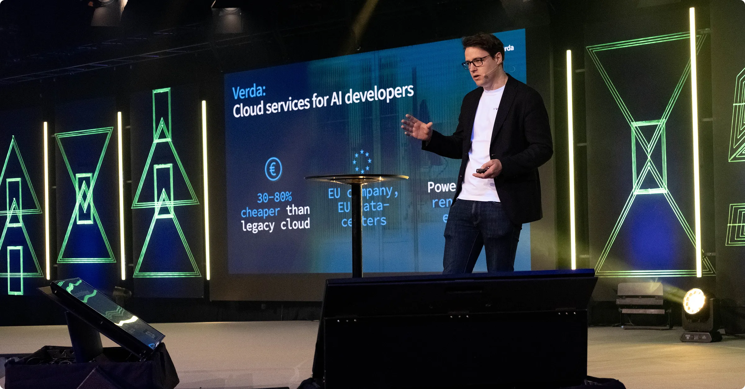 Ruben talking at Slush
